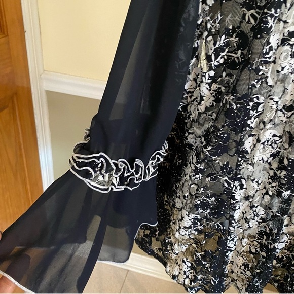 Yong Sheng Collection Button Down Lace Blue/White Ruffle Blouse - Picture 6 of 6